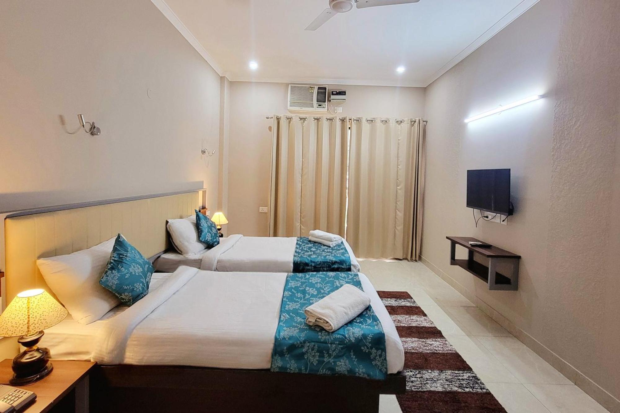 Hotel Vamsor Heights 1047 Gurgaon Exterior foto