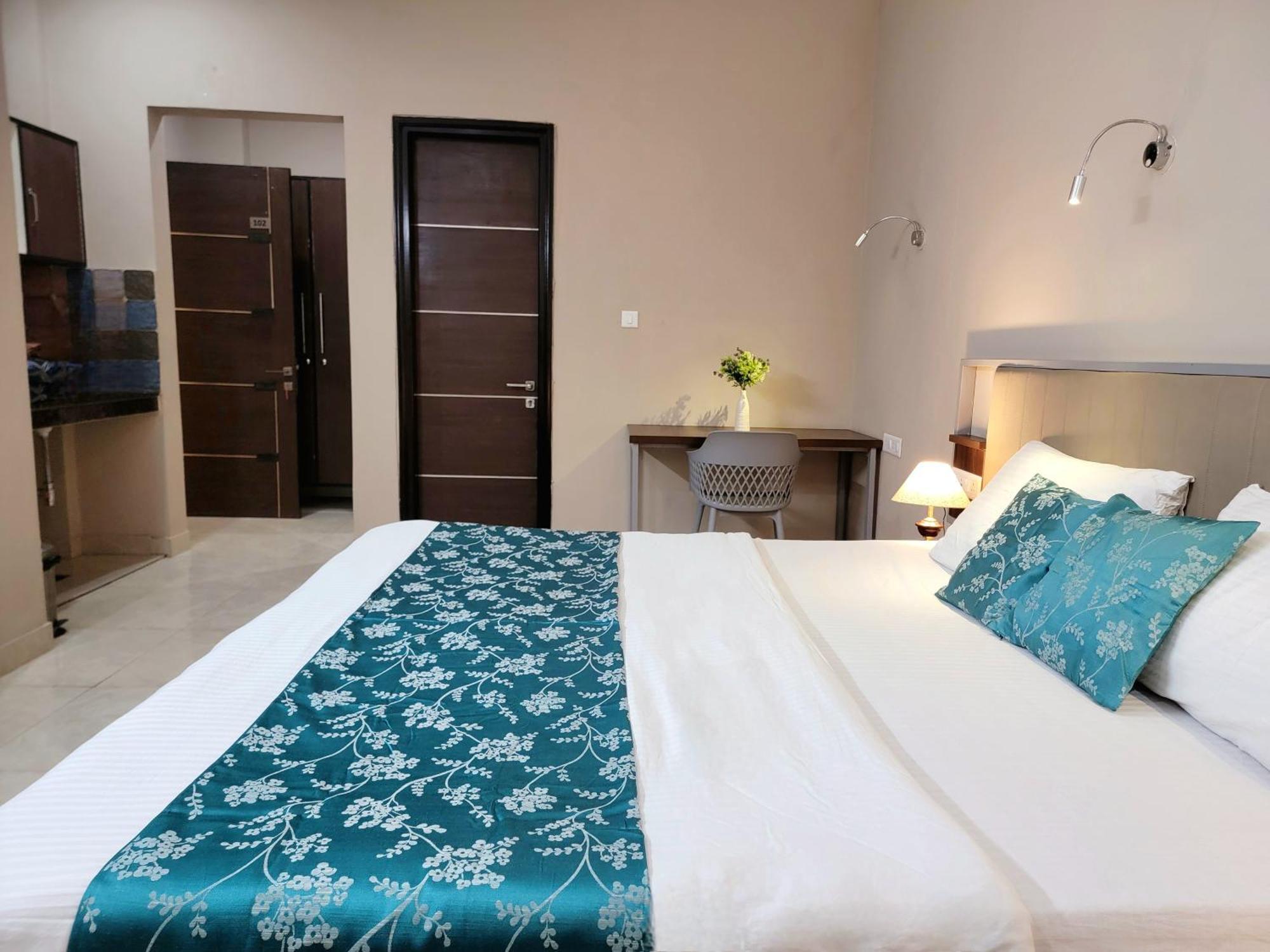 Hotel Vamsor Heights 1047 Gurgaon Exterior foto